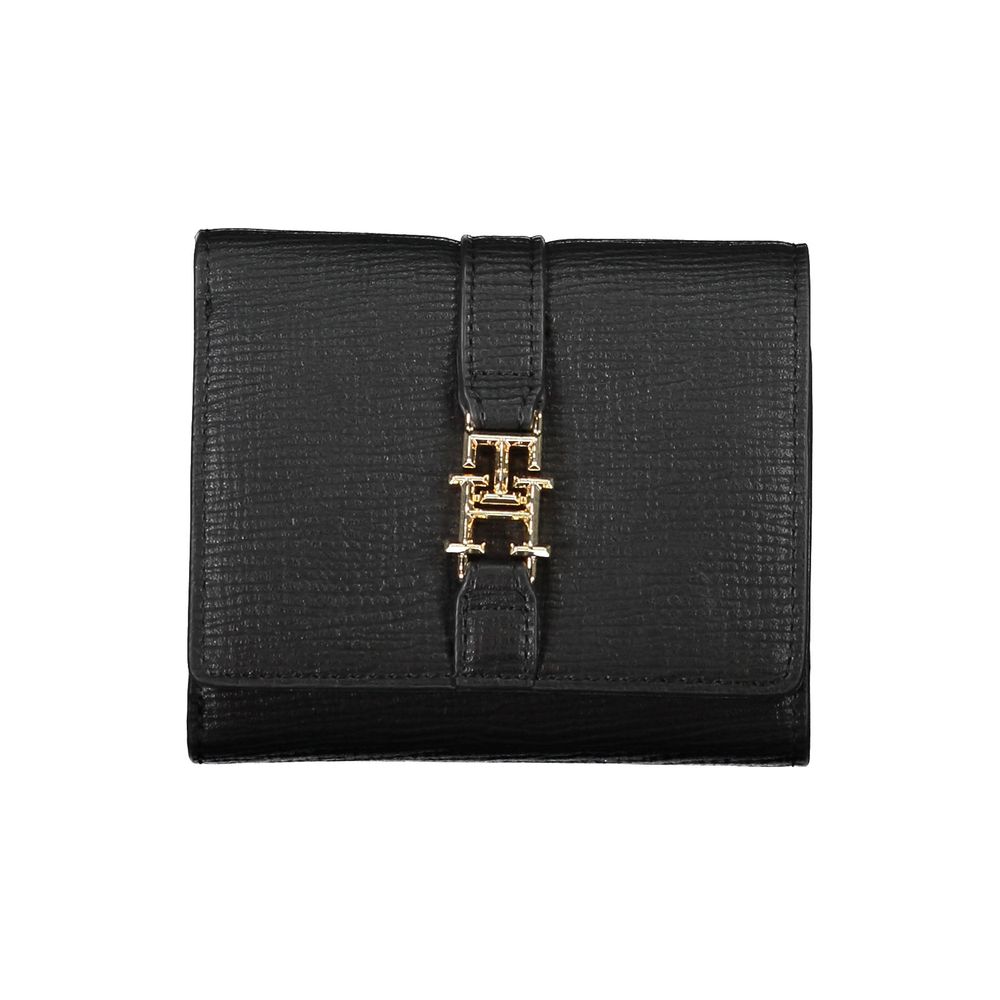 Cardholder Wallet by Tommy Hilfiger for women in polyethylene black showcases a discerning silhouette, artfully capturing the essence of Polyethylene Cardholder Wallet with its functional card-organization coin-purse.