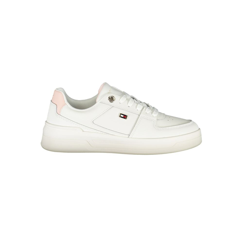 Sneakers by Tommy Hilfiger for women in polyester polyethylene leather white presents a sumptuous silhouette as Women's Fashion Polyester Polyethylene Leather Sneakers, expertly defined by a sumptuous fashion style for a sumptuous, high-fashion look.