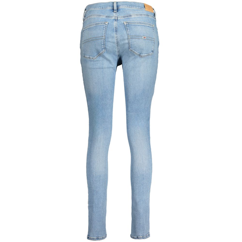 Jeans by Tommy Hilfiger for women in stretch denim cotton light-blue features an sophisticated and skinny with a precise long, creating a sophisticated and sophisticated silhouette.