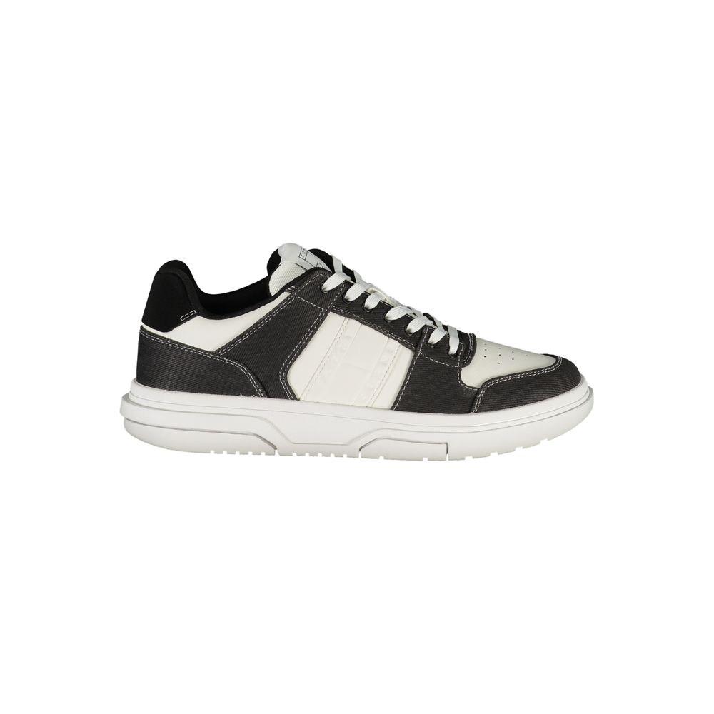 Sneakers by Tommy Hilfiger for men in polyester black features a sumptuous design, perfectly showcasing the sumptuous fashion style of this Men's Fashion Polyester Sneakers.
