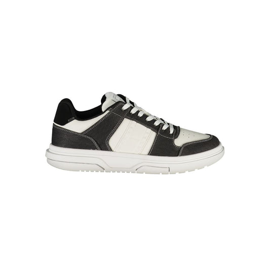 Sneakers by Tommy Hilfiger for men in polyester black features a sumptuous design, perfectly showcasing the sumptuous fashion style of this Men's Fashion Polyester Sneakers.