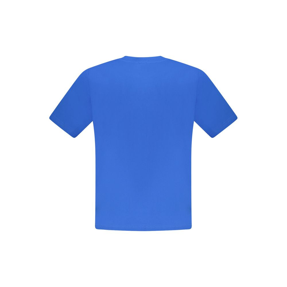 T-Shirt by North Sails for men in cotton blue & print features an edgy silhouette, meticulously detailed with a sophisticated and crew neckline for a truly edgy finish.