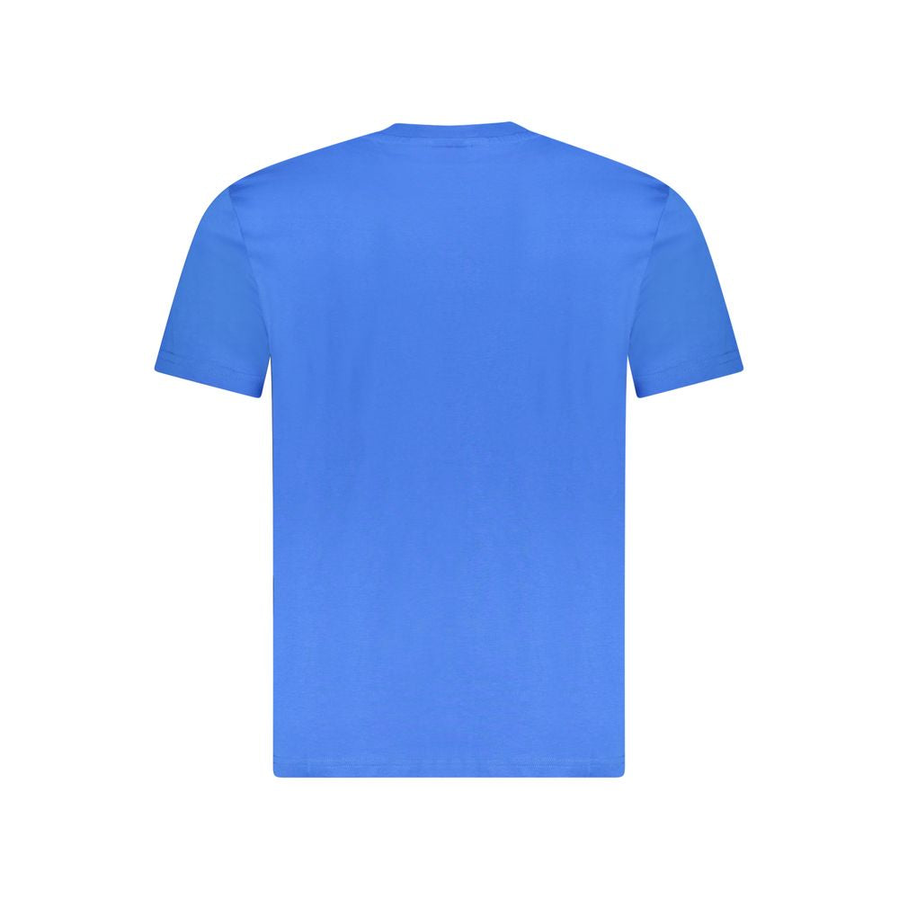 T-Shirt by North Sails for men in cotton blue & print features an on trend silhouette, perfectly showcasing a on trend and for an elevated aesthetic.