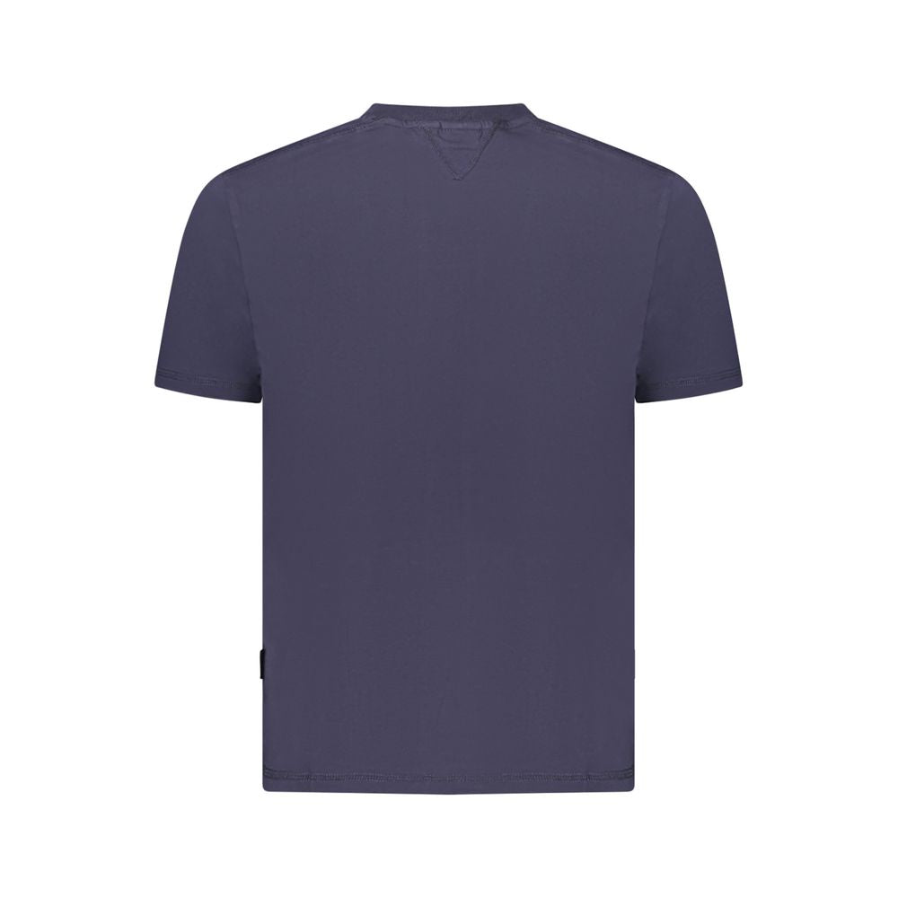 T-Shirt by Napapijri for men in organic cotton blue showcases a chic silhouette, artfully detailed with a chic and for a chic finish.