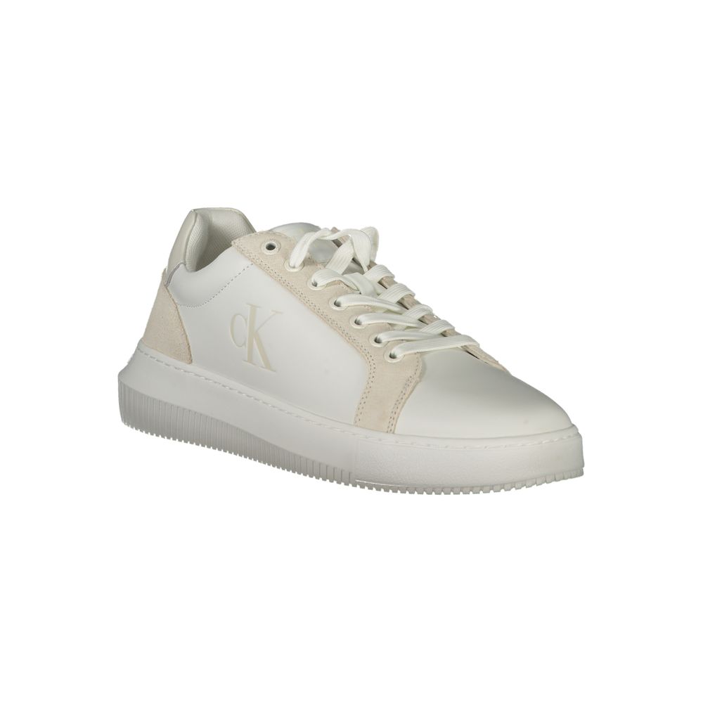 Sneakers by Calvin Klein for men in polyester polyethylene leather white & print features a sumptuous design, perfectly showcasing the sumptuous fashion style of this Men's Fashion Polyester Polyethylene Leather Sneakers.