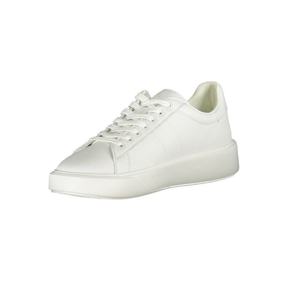 Sneakers by Blauer for men in polyester polyethylene leather white features an sumptuous silhouette, showcasing the premium Men's Fashion Polyester Polyethylene Leather Sneakers in a sumptuous fashion style that offers a sumptuous finish for refined style.
