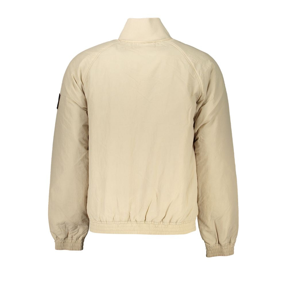 Jacket by Calvin Klein for men in nylon & polyester beige & print showcases a enveloping silhouette, artfully detailed with a enveloping and premium pockets for a truly enveloping finish.