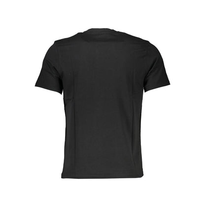 T-Shirt by North Sails for men in cotton black & print showcases a dramatic silhouette, elegantly detailed with a dramatic crew neckline and for a truly dramatic finish.