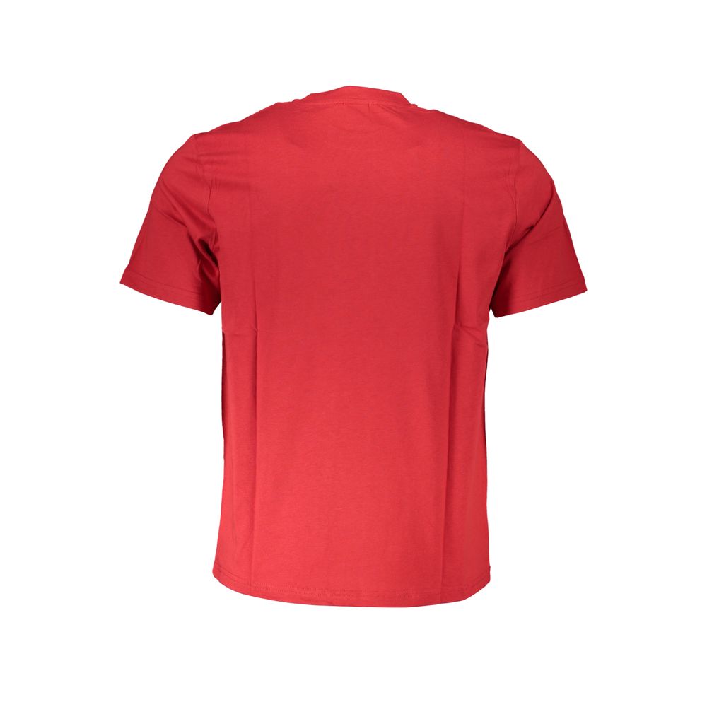 T-Shirt by North Sails for men in cotton red & print showcases a fashionable silhouette, elegantly detailed with a fashionable and crew neckline for a sophisticated, high-fashion look.