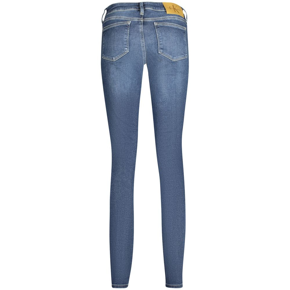Jeans by Calvin Klein for women in cotton blue features a polished silhouette with a polished skinny, reaching a polished long and finished with a polished mid rise.