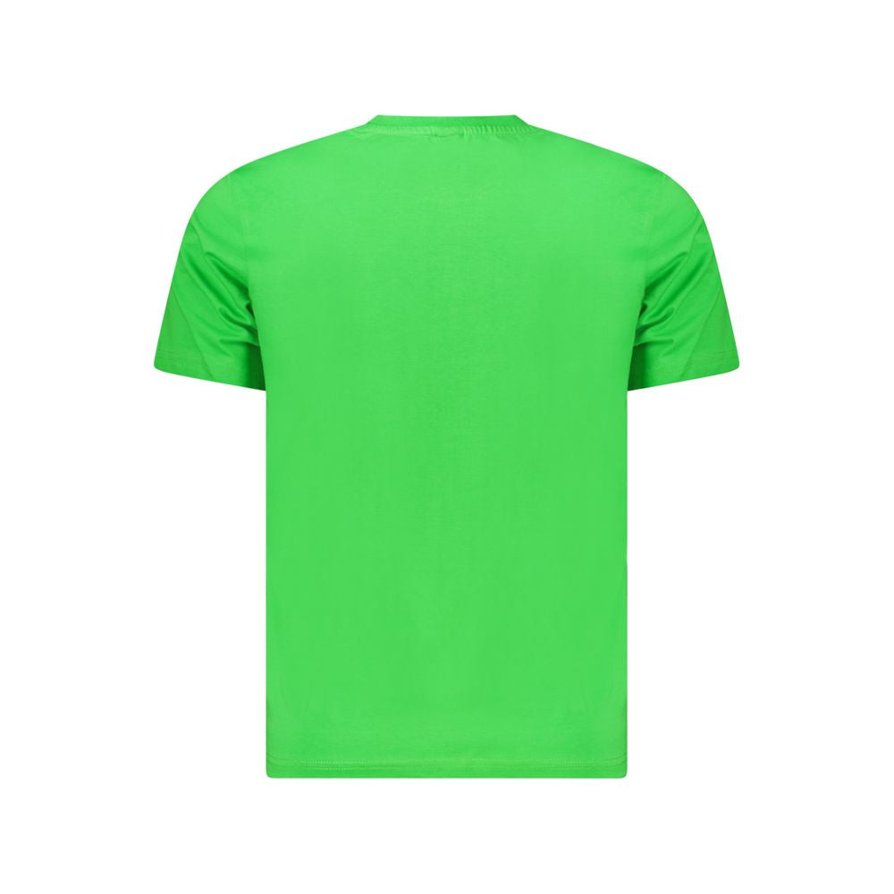 T-Shirt by North Sails for men in cotton green & print showcases a chic silhouette, artfully detailed with a chic crew neckline and for a chic finish.