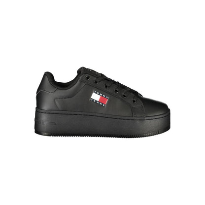 Sneakers by Tommy Hilfiger for women in polyethylene polyester leather black presents a sumptuous silhouette as Women's Fashion Polyethylene Polyester Leather Sneakers, expertly defined by a sumptuous fashion style for a sumptuous, high-fashion look.