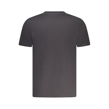 T-Shirt by North Sails for men in cotton black & print features an edgy silhouette, meticulously detailed with a sophisticated and crew neckline for a truly edgy finish.