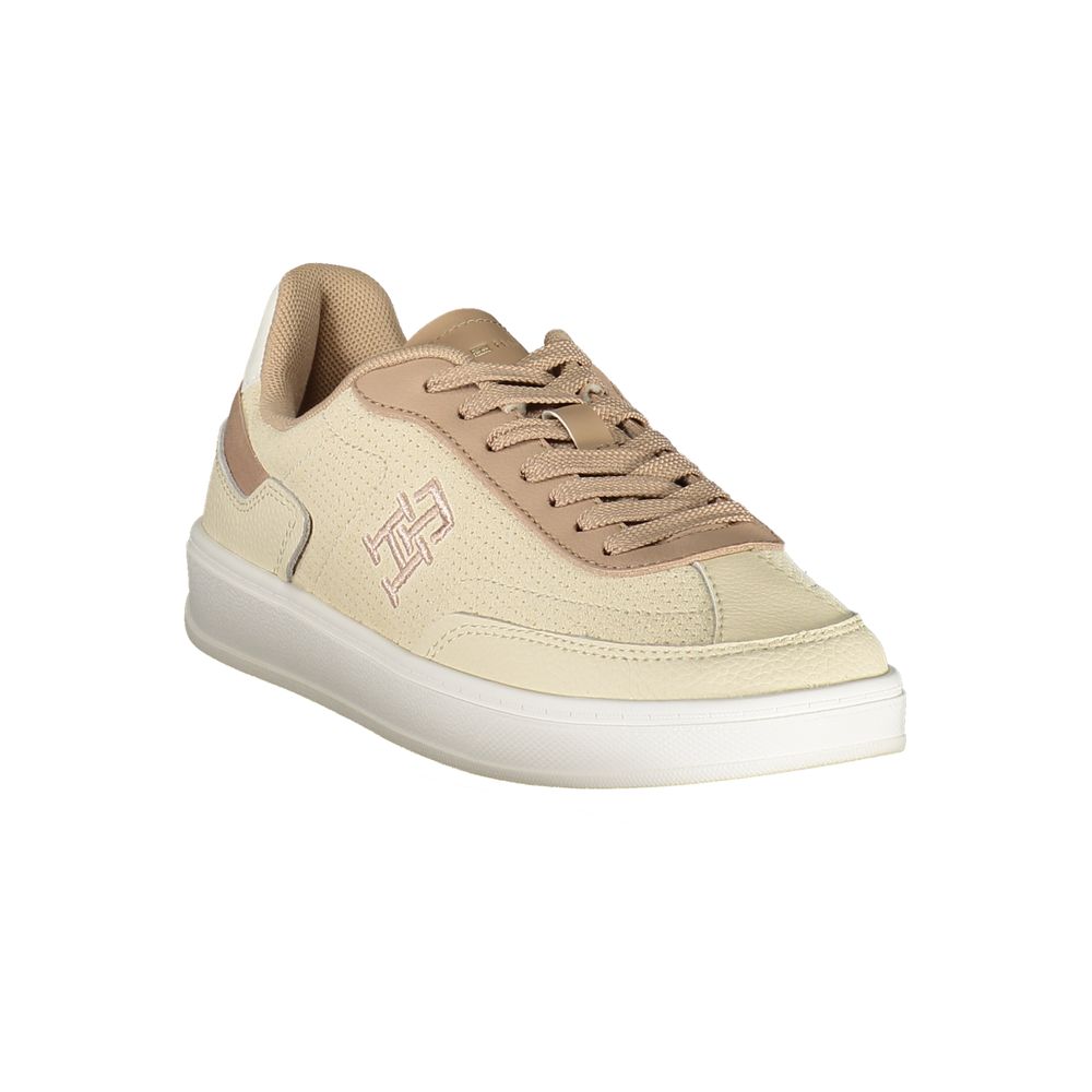 Sneakers by Tommy Hilfiger for women in polyester polyethylene leather beige features an sumptuous silhouette, showcasing the premium Women's Casual Polyester Polyethylene Leather Sneakers in a sumptuous casual style that offers a sumptuous finish for refined style.