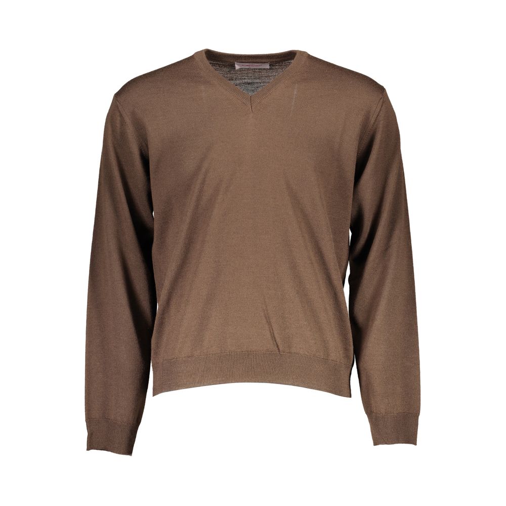 Sweater by Romeo Gigli for men in lana wool brown showcases a sumptuous silhouette, artfully finished with a sumptuous v-neck neckline and for a sophisticated, sumptuous look.