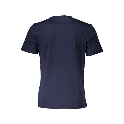 T-Shirt by North Sails for men in cotton blue & print features an on trend silhouette, perfectly showcasing a on trend and for an elevated aesthetic.