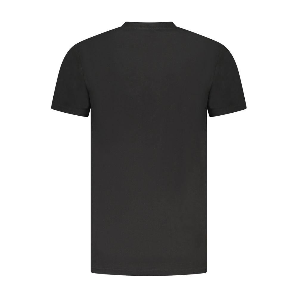 T-Shirt by Cavalli Class for men in cotton black & print features an edgy silhouette, meticulously detailed with a sophisticated and for a truly edgy finish.
