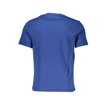 T-Shirt by North Sails for men in cotton blue & print features an on trend silhouette, perfectly showcasing a on trend and for an elevated aesthetic.