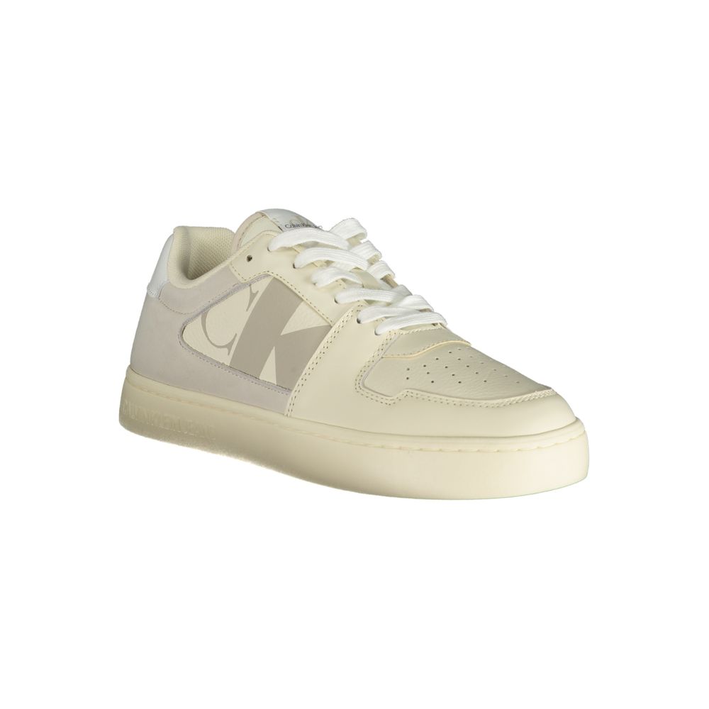 Sneakers by Calvin Klein for men in polyester polyethylene leather gray & white presents a sumptuous silhouette, artfully capturing the essence of the Men's Fashion Polyester Polyethylene Leather Sneakers with its sumptuous fashion style design.