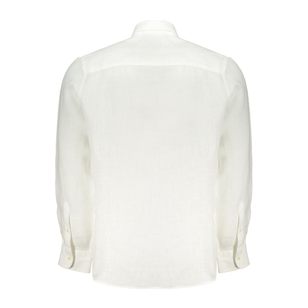 Shirt by North Sails for men in linen white showcases a sleek silhouette, elegantly detailed with a sleek and for a sleek finish.