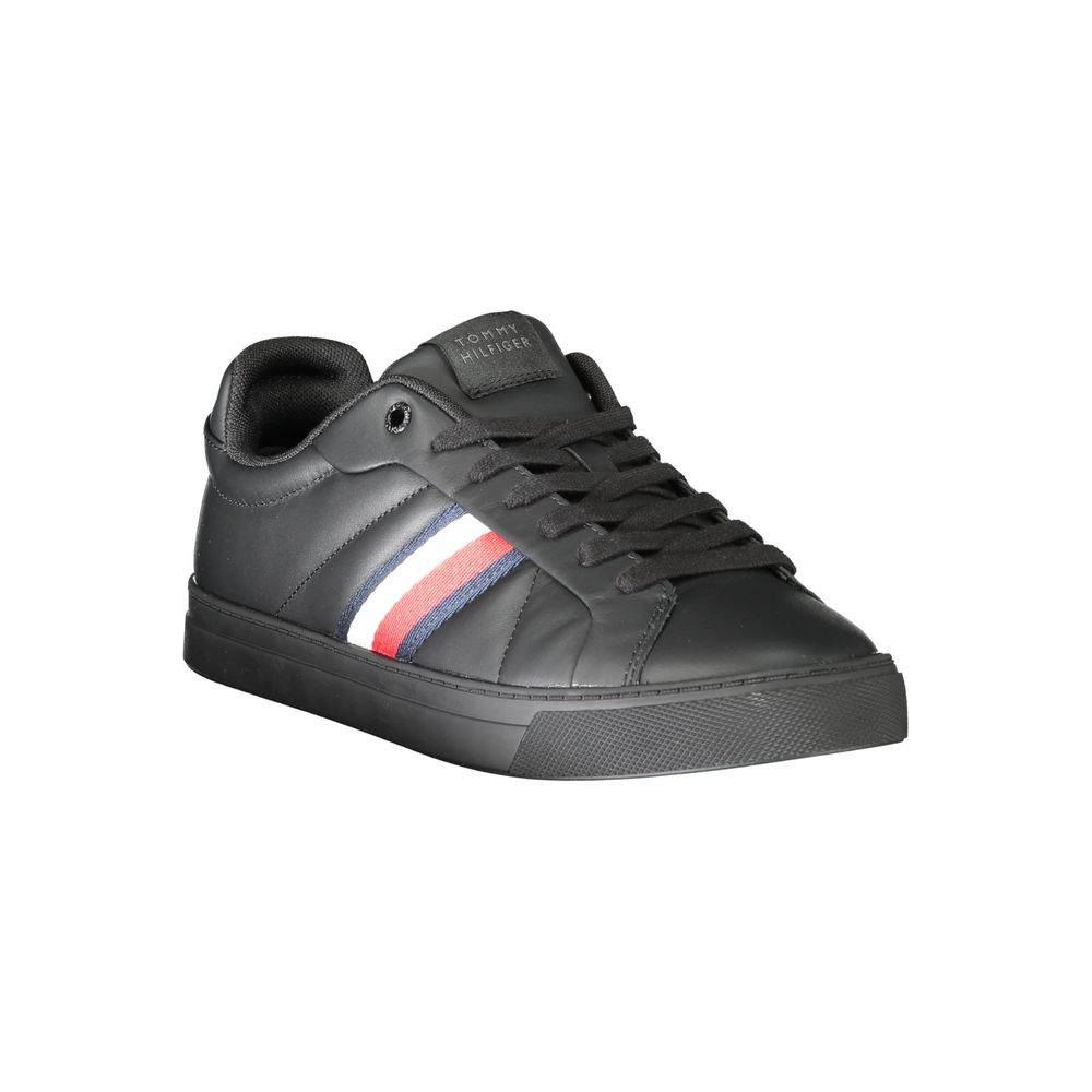 Sneakers by Tommy Hilfiger for men in polyethylene polyester leather black features a sumptuous design, perfectly showcasing the sumptuous fashion style of this Men's Fashion Polyethylene Polyester Leather Sneakers.