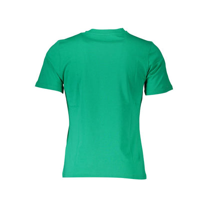 T-Shirt by North Sails for men in cotton green showcases a dramatic silhouette, elegantly detailed with a dramatic round neckline and for a truly dramatic finish.