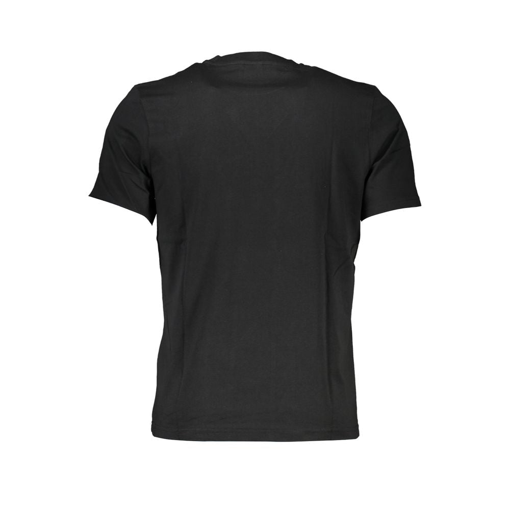T-Shirt by North Sails for men in cotton black & print showcases a fashionable silhouette, elegantly detailed with a fashionable and crew neckline for a sophisticated, high-fashion look.