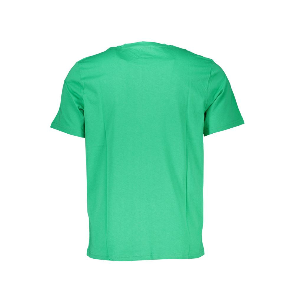 T-Shirt by North Sails for men in cotton green & print features an edgy silhouette, meticulously detailed with a sophisticated and crew neckline for a truly edgy finish.