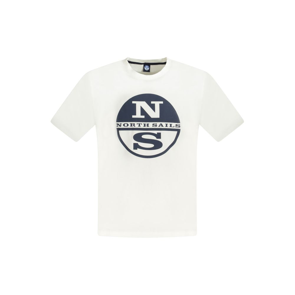T-Shirt by North Sails for men in cotton white & print showcases a dramatic silhouette, elegantly detailed with a dramatic and for a truly dramatic finish.