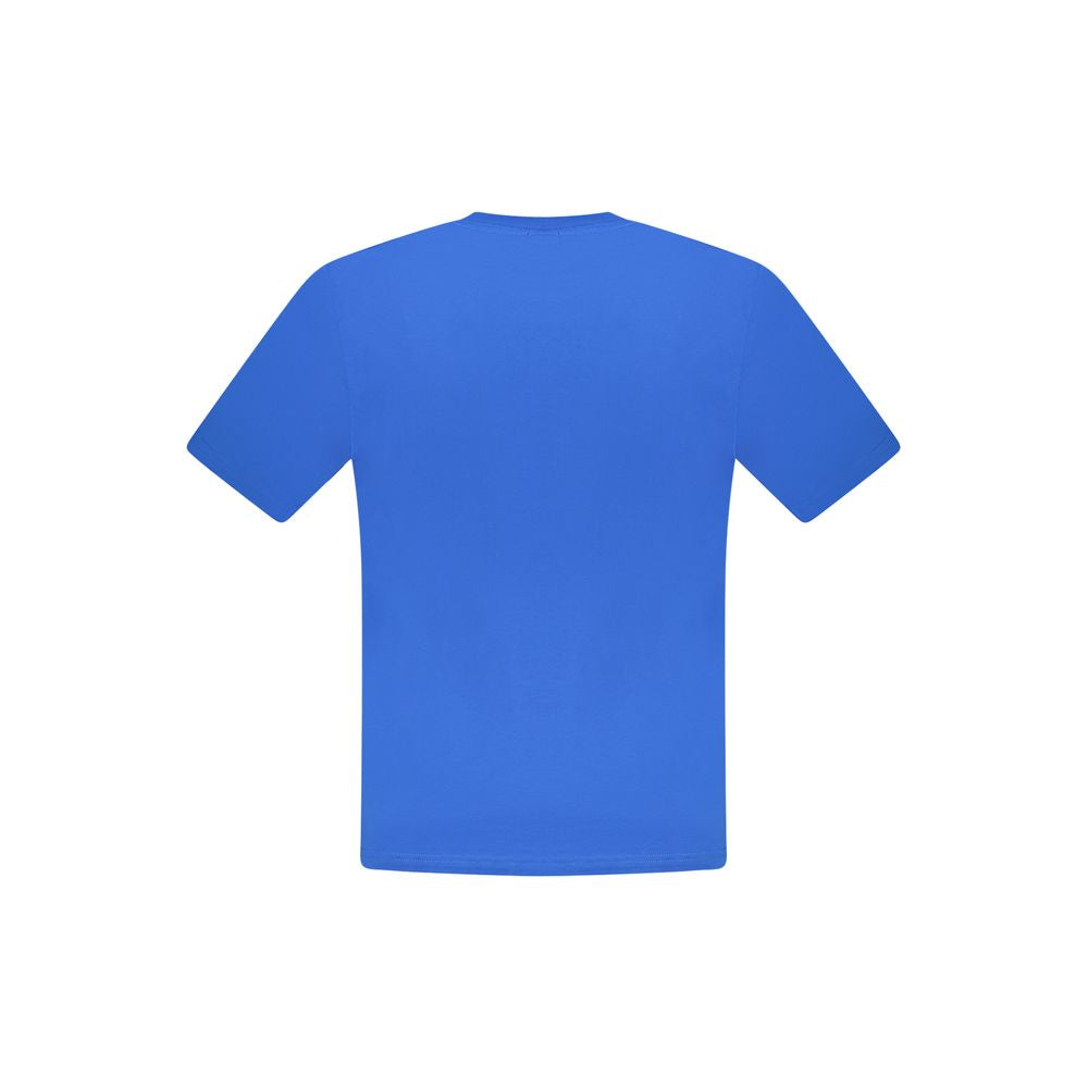 T-Shirt by North Sails for men in cotton blue & print features an on trend silhouette, perfectly showcasing a on trend and for an elevated aesthetic.