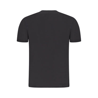 T-Shirt by North Sails for men in cotton black & print showcases a chic silhouette, artfully detailed with a chic and for a chic finish.