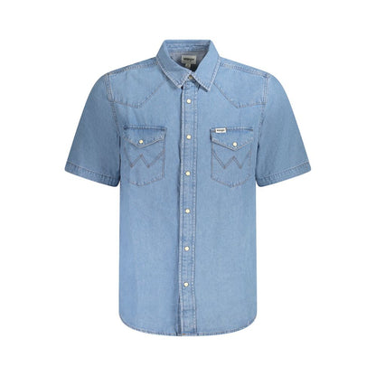 Shirt by Wrangler for men in denim cotton light-blue features an architectural silhouette with a refined and elegant for a architectural look.
