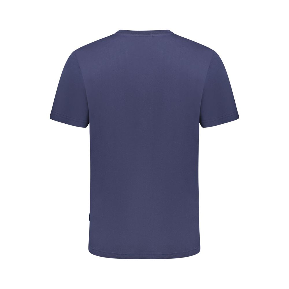 T-Shirt by Fila for men in cotton blue & print showcases a dramatic silhouette, elegantly detailed with a dramatic and for a truly dramatic finish.