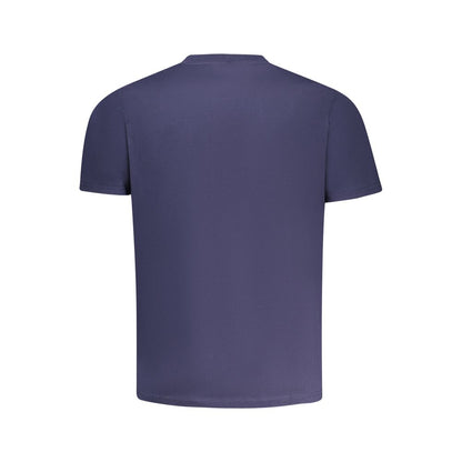 T-Shirt by North Sails for men in cotton blue, signature & print features an on trend silhouette, perfectly showcasing a on trend and for an elevated aesthetic.