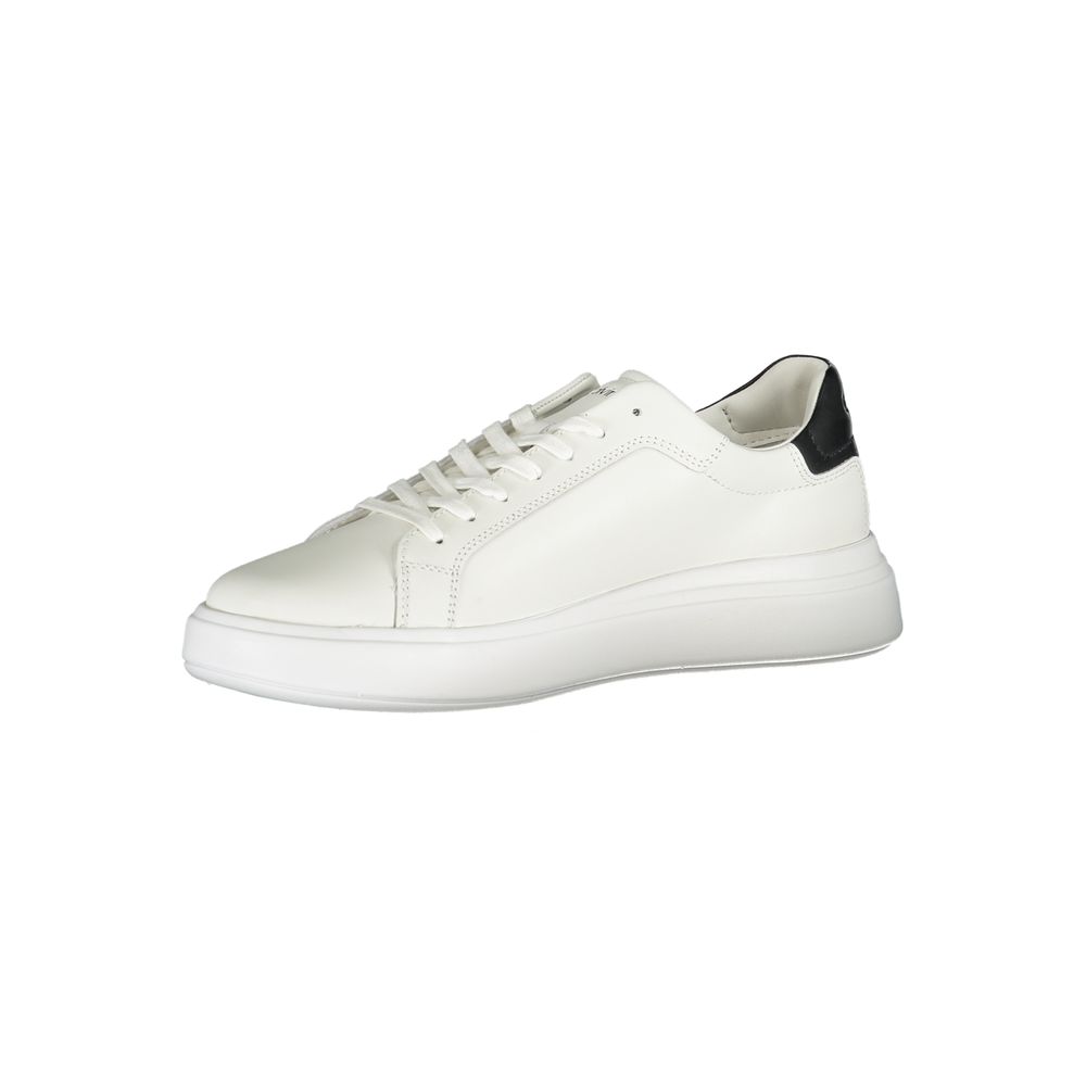 Sneakers by Calvin Klein for men in polyester polyethylene leather white presents a sumptuous silhouette, artfully capturing the essence of the Men's Low Top Polyester Polyethylene Leather Sneakers with its sumptuous low-top style design.