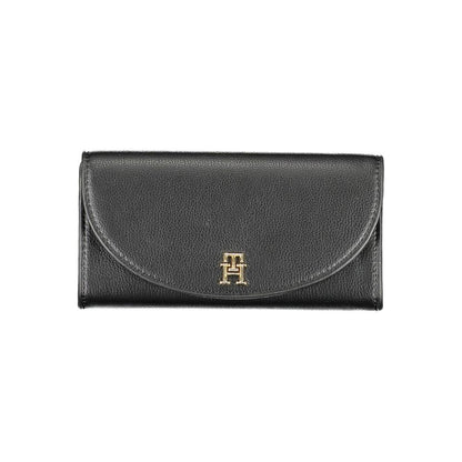 Wallet by Tommy Hilfiger for women in polyethylene black presents a streamlined silhouette, showcasing the sophisticated design of the Polyethylene Wallet collection with functional coin-purse.