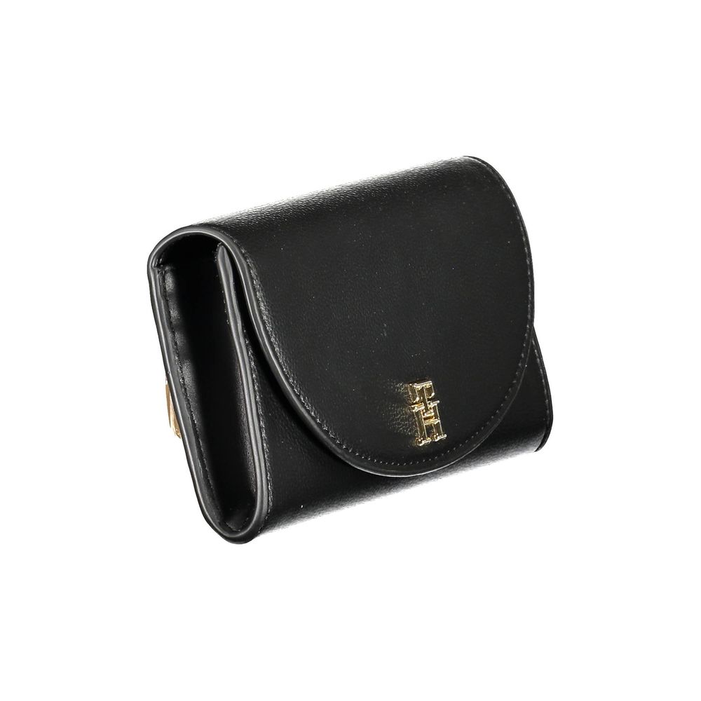 Wallet by Tommy Hilfiger for women in polyethylene black features a streamlined silhouette, showcasing the streamlined Polyethylene Wallet design with sophisticated coin-purse for a premium look.
