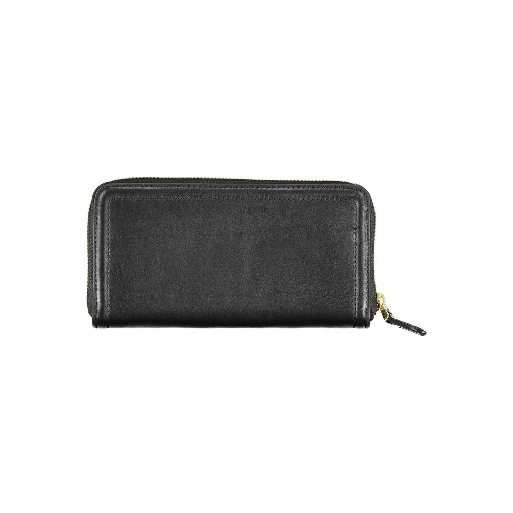 Wallet by Ralph Lauren for women in polyethylene black showcases a refined silhouette, artfully capturing the essence of the refined Polyethylene Wallet design with functional coin-purse.
