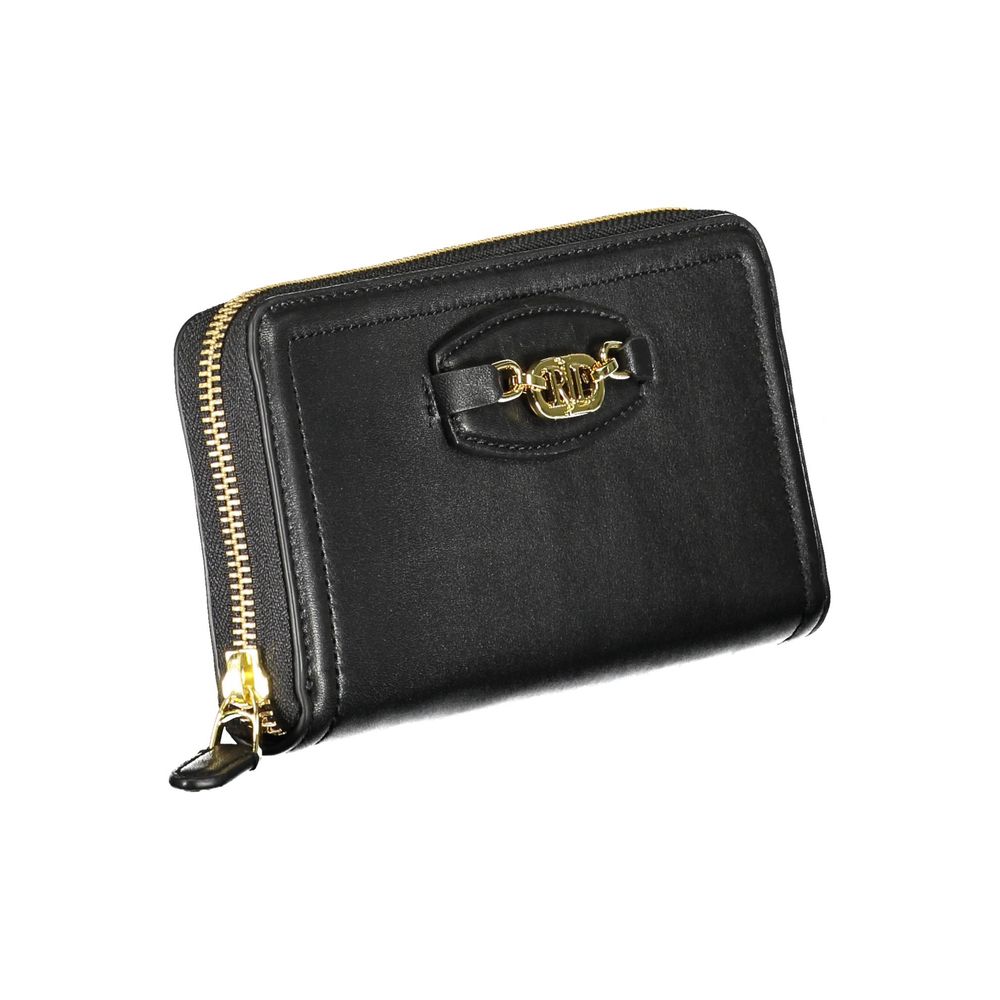 Wallet by Ralph Lauren for women in polyethylene black presents a architectural silhouette from the Polyethylene Wallet collection, showcasing architectural coin-purse for a architectural finish.