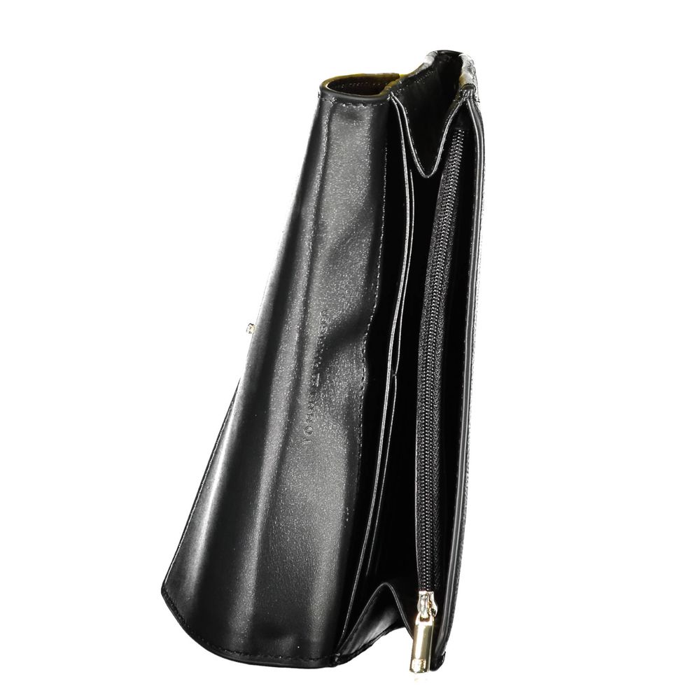 Wallet by Tommy Hilfiger for women in polyethylene black features a streamlined silhouette, showcasing the streamlined Polyethylene Wallet design with sophisticated coin-purse for a premium look.