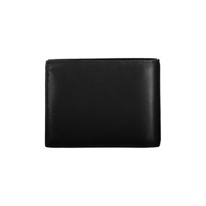 Wallet by Calvin Klein for men in leather black presents a streamlined silhouette, showcasing the sophisticated design of the Leather Wallet collection with functional rfid-protection coin-purse.