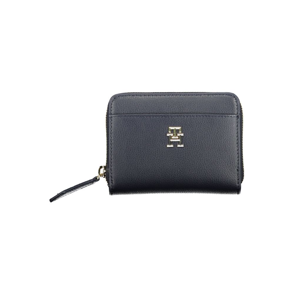Wallet by Tommy Hilfiger for women in polyester blue presents a refined silhouette, artfully capturing the essence of the Polyester Wallet design with sophisticated coin-purse for a refined look.