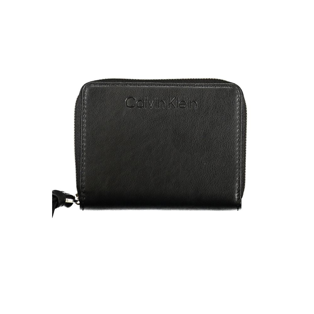 Cardholder Wallet by Calvin Klein for women in polyester black presents a refined silhouette, artfully capturing the essence of the Polyester Cardholder Wallet design with sophisticated card-organization rfid-protection eco-friendly coin-purse for a refined look.