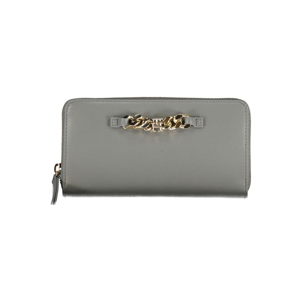 Wallet by Tommy Hilfiger for women in polyethylene gray showcases a refined silhouette, artfully detailed with the signature style of the Polyethylene Wallet and functional coin-purse.