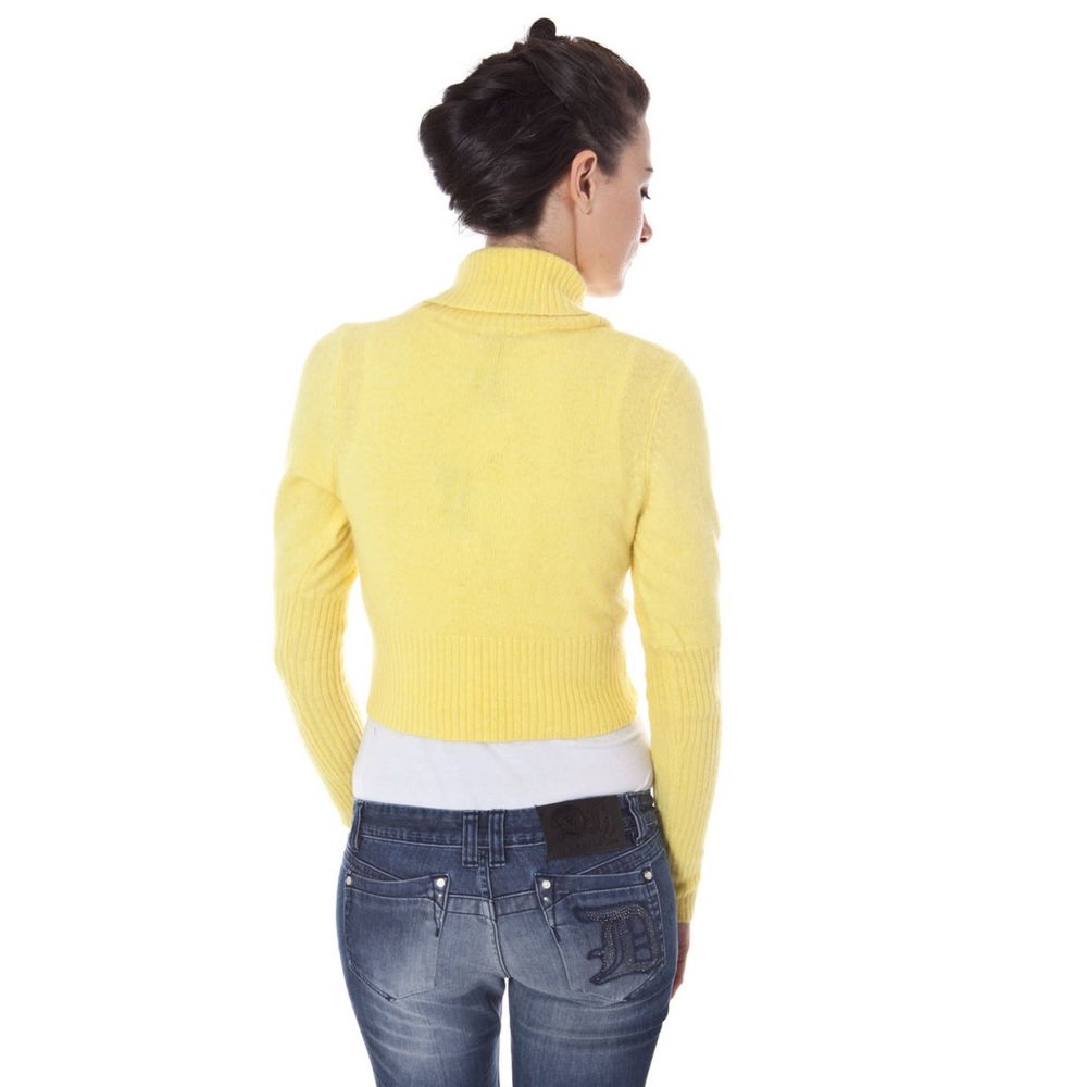 Sweater by Datch for women in wool yellow showcases a downtown chic silhouette, artfully finished with a downtown chic and for a sophisticated, high-end look.