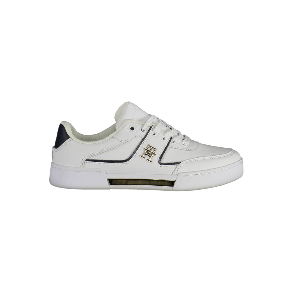 Sneakers by Tommy Hilfiger for women in polyester white features a sumptuous design, perfectly showcasing the sumptuous fashion style of this Women's Fashion Polyester Sneakers.