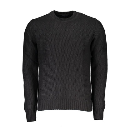 Sweater by North Sails for men in cotton gray showcases a sumptuous silhouette, artfully finished with a sumptuous crew neckline and for a sophisticated, sumptuous look.