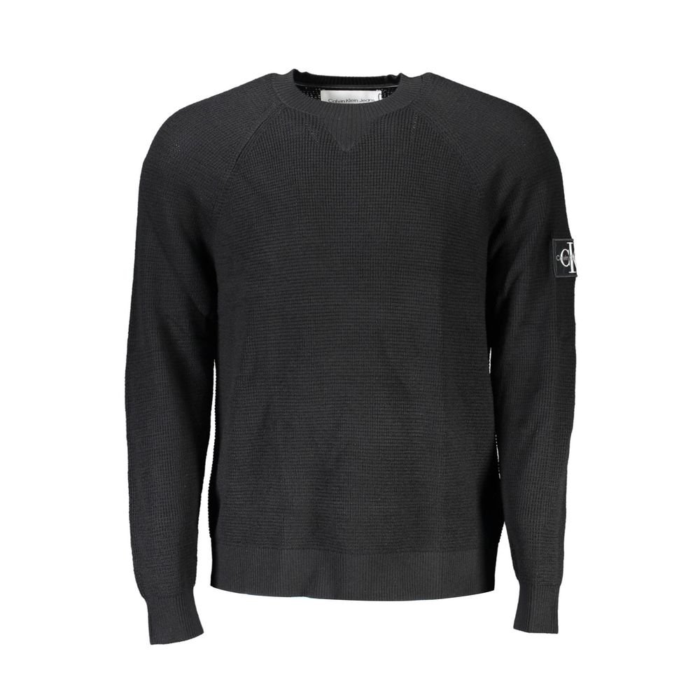 Sweater by Calvin Klein for men in wool black showcases a downtown chic silhouette, artfully finished with a downtown chic crew neckline and for a sophisticated, high-end look.