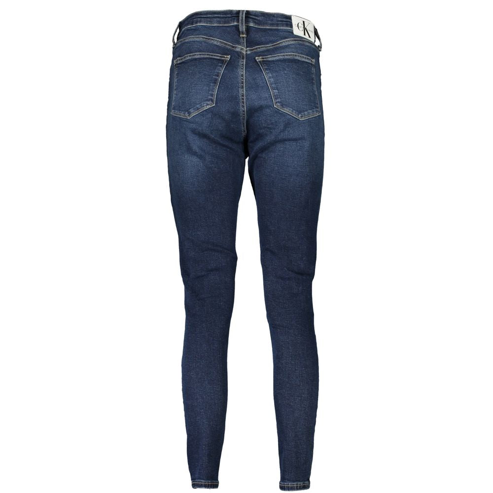 Jeans by Calvin Klein for women in cotton blue presents a refined pantology silhouette, artfully defined by a refined pantology skinny, long, and a sophisticated high rise.