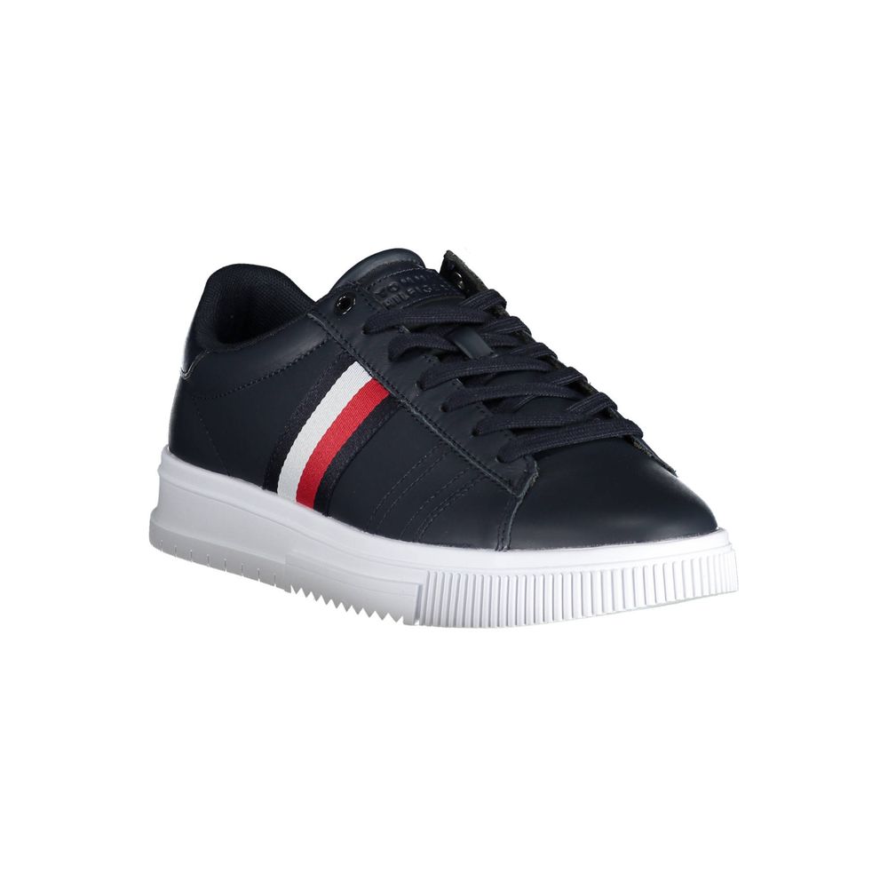 Sneakers by Tommy Hilfiger for men in polyester blue features a sumptuous design, perfectly showcasing the sumptuous fashion style of this Men's Fashion Polyester Sneakers.